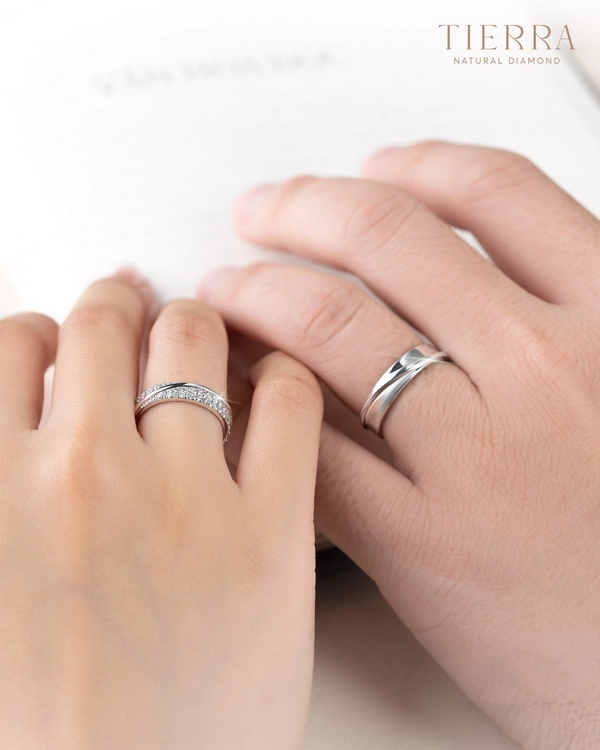 nu deo nhan cuoi tay nao - NCC2053.webp